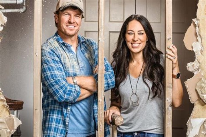 Fixer Upper Stars Chip and Joanna Gaines Face Lawsuit by their Agent