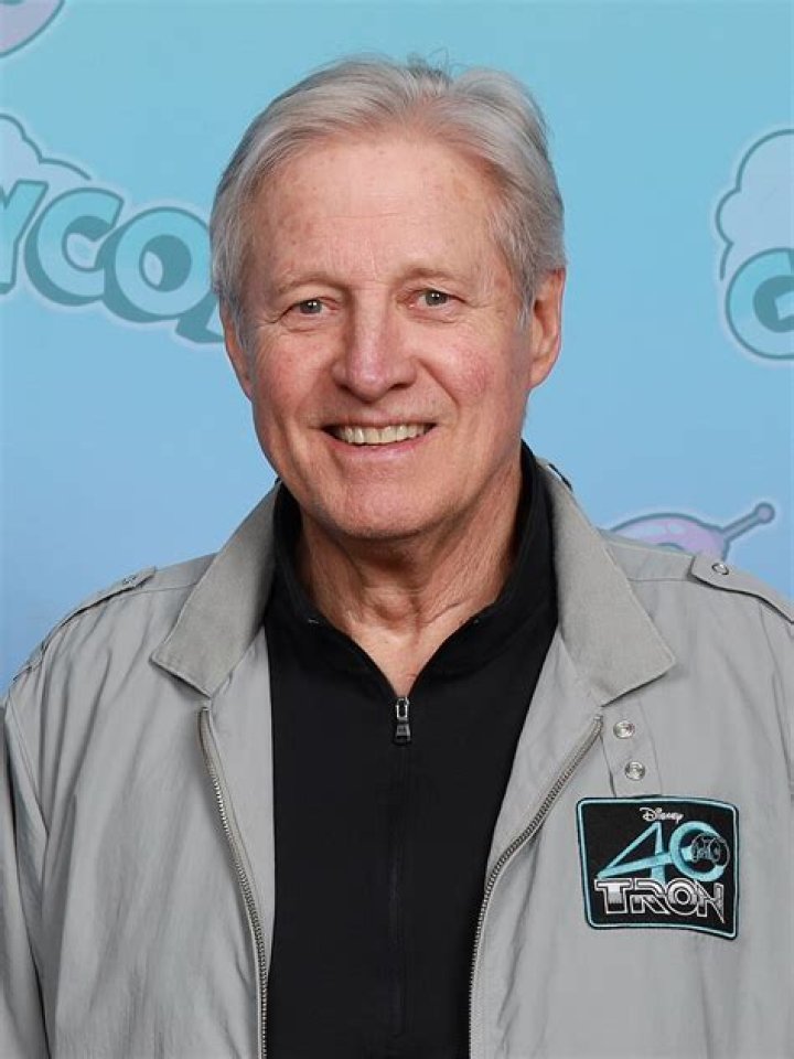 How tall is Bruce Boxleitner