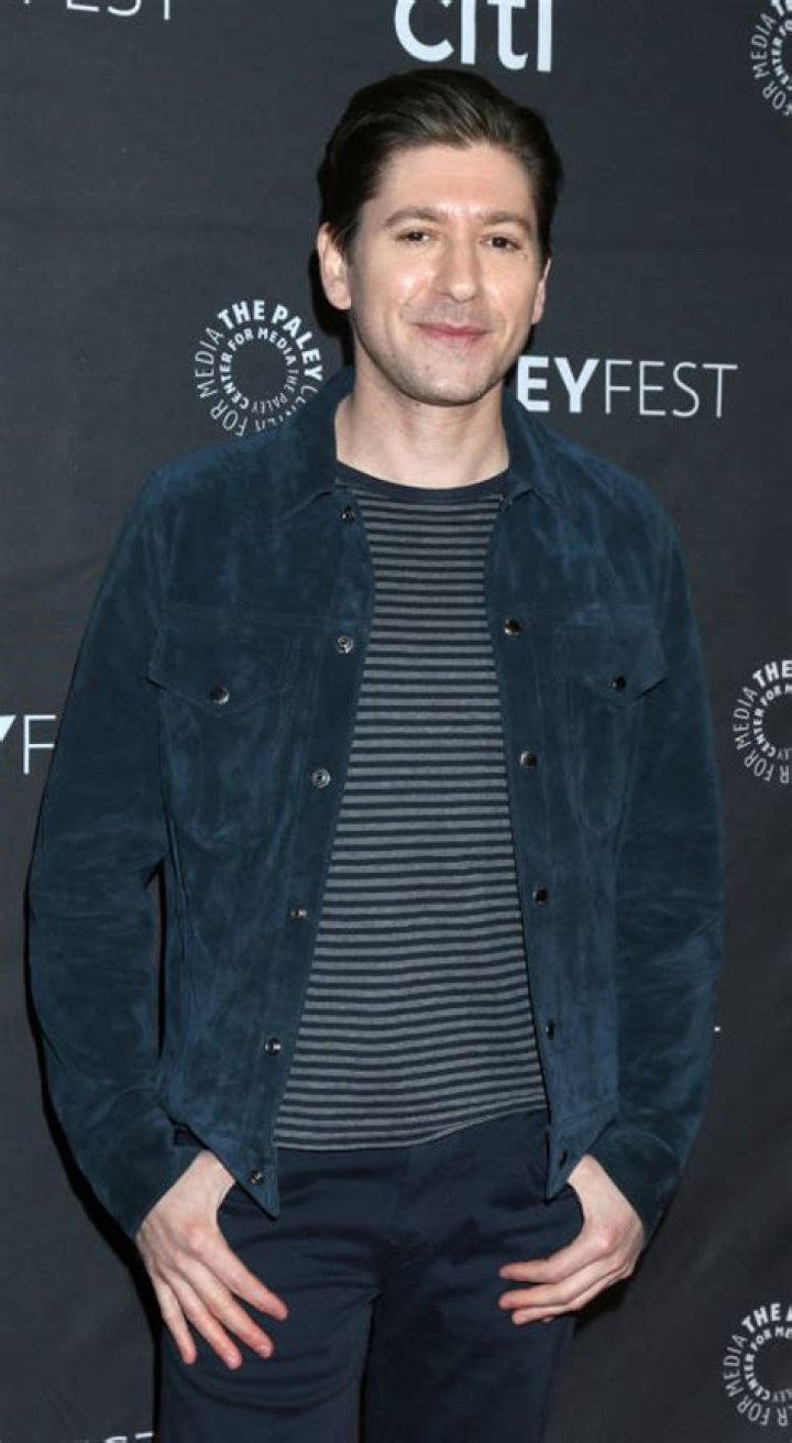 How tall is Michael Zegen