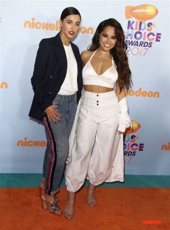 How tall is Naomi Scott