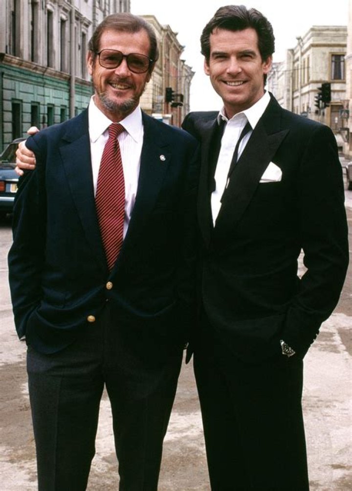 How tall was Roger Moore