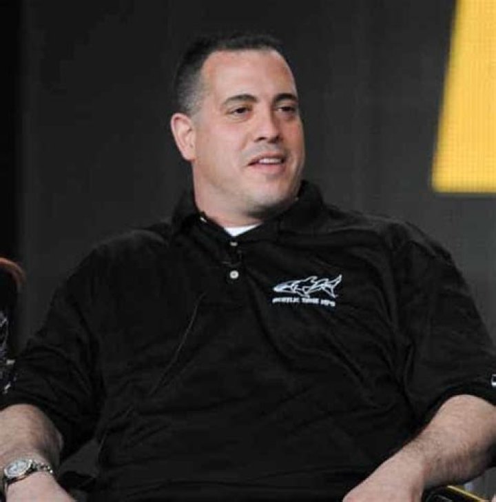 Wayde King Net Worth, Wife Heather Raymer, House, Daughters, Family, Wiki-bio